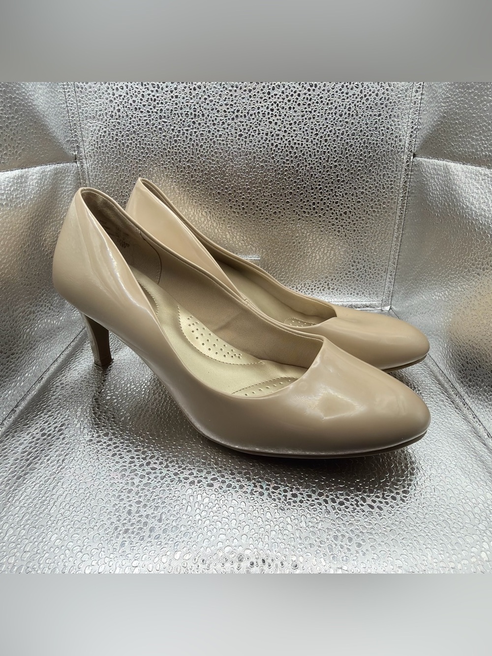 dexflex comfort Women's Patent Nude Mid Heel Pumps